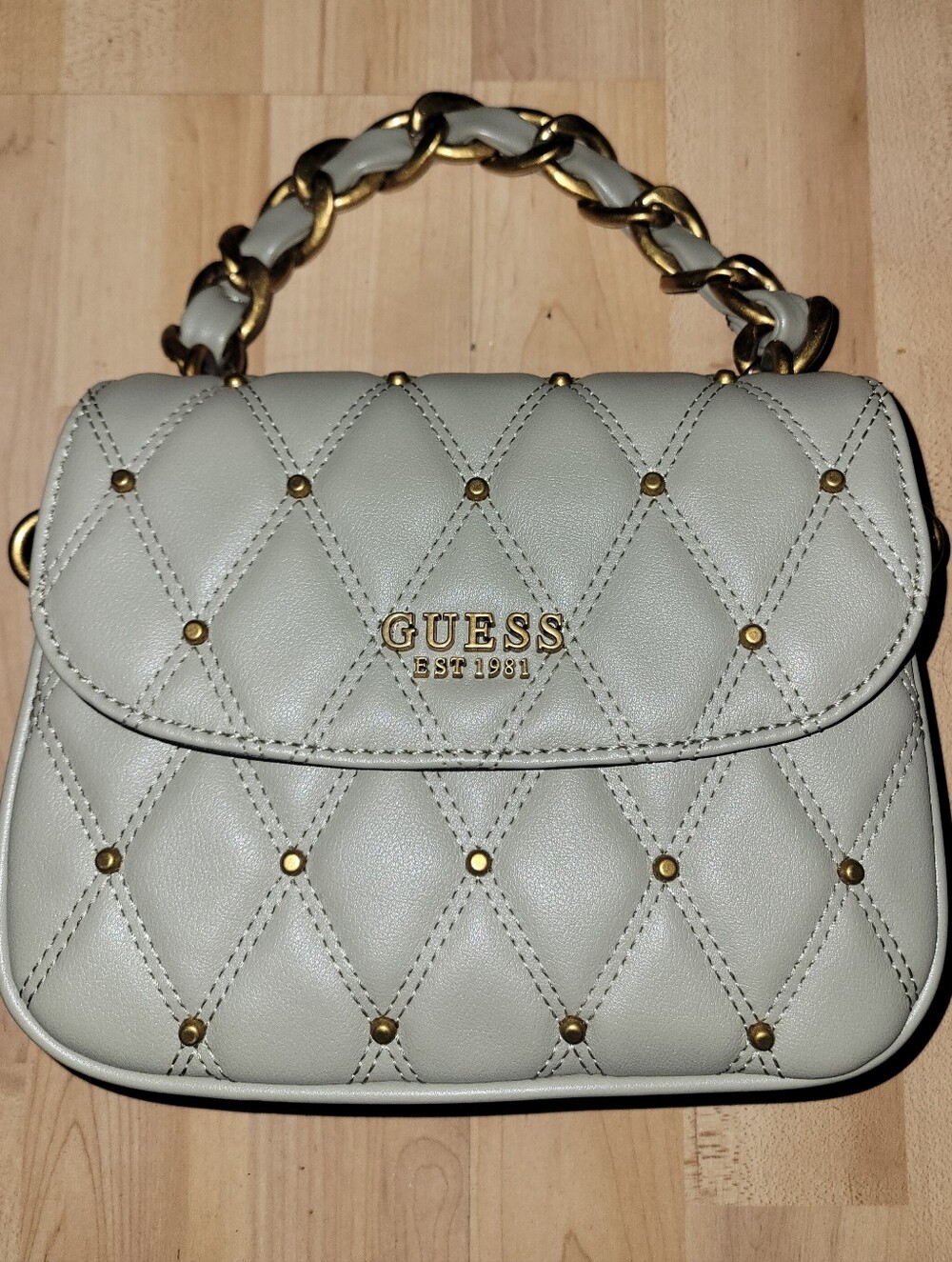 ◇SO CUTE◇ GUESS! MUST HAVE! Quilted, Studded, Braided Handle, Bag in Light Gray